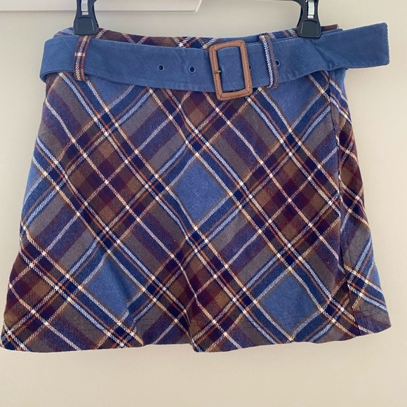 Dresses & Skirts - Y2K plaid mini skirt with buckle belt